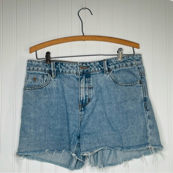 Thrills Erica Mid Rise Jean Cut Off Shorts - Picture 2 of 8